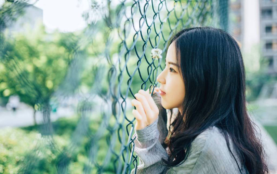 “这……”邓贤愕然，看了看魏延身后的军队，犹豫道：“末将等自是无妨，只是这些将士，不需要休息吗？”